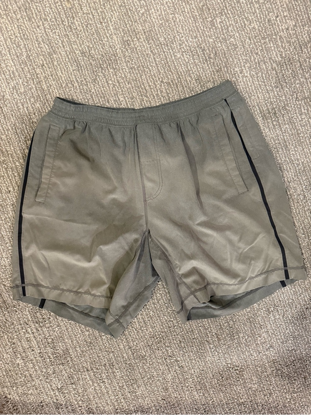 Lululemon Mens XXL Gray Black Stripe Linerless Athletic Shorts